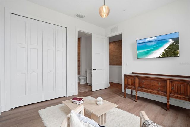 2736 5TH AVE S AVENUE S 4, St Petersburg, FL 33712