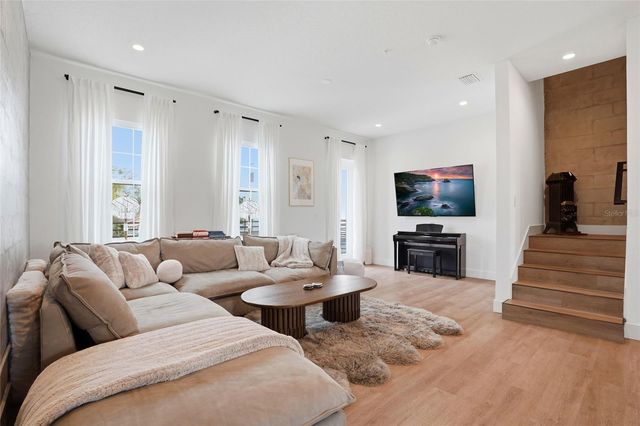 2736 5TH AVE S AVENUE S 4, St Petersburg, FL 33712