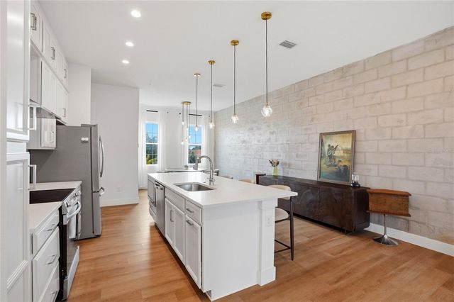 2736 5TH AVE S AVENUE S 4, St Petersburg, FL 33712