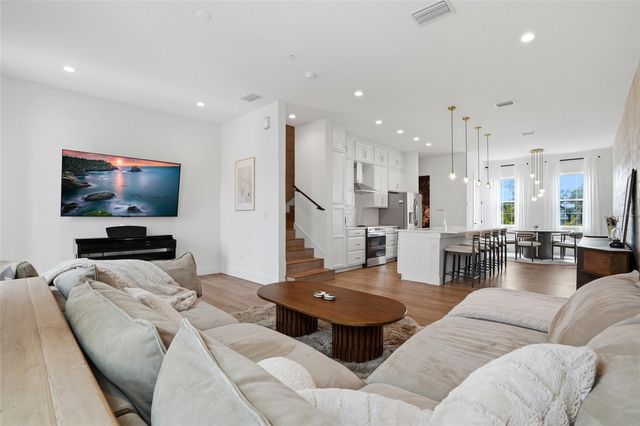 2736 5TH AVE S AVENUE S 4, St Petersburg, FL 33712