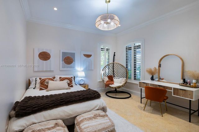 10601 SW 72nd Ct, Pinecrest, FL 33156