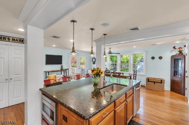 88 Woodlawn Ave, Bridgewater Twp., NJ 08807