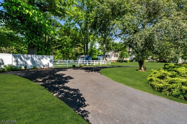 88 Woodlawn Ave, Bridgewater Twp., NJ 08807