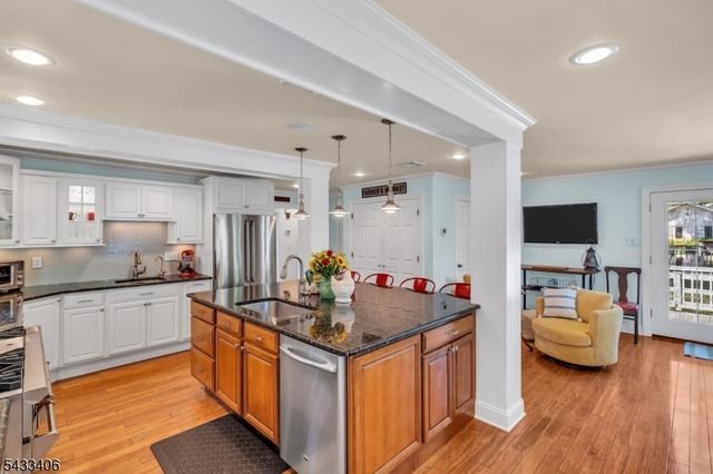 88 Woodlawn Ave, Bridgewater Twp., NJ 08807