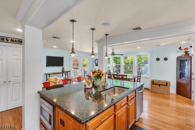 88 Woodlawn Ave, Bridgewater Twp., NJ 08807
