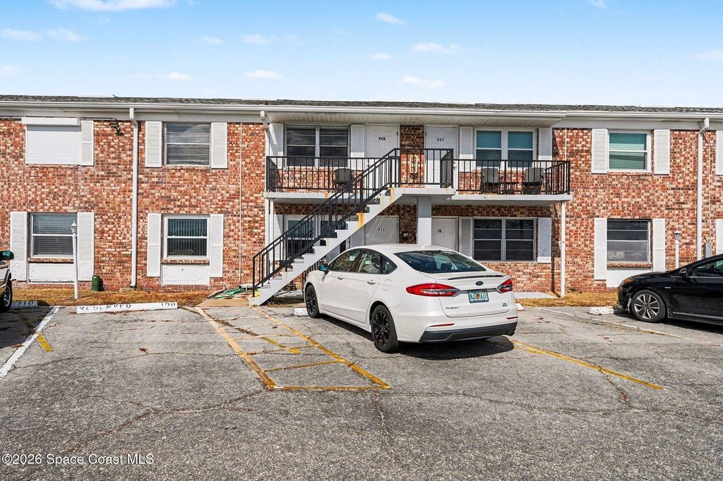 190 E Olmstead Drive F28, Titusville, FL 32780