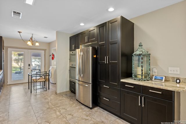 333 REDWOOD ST, San Antonio, TX 78209