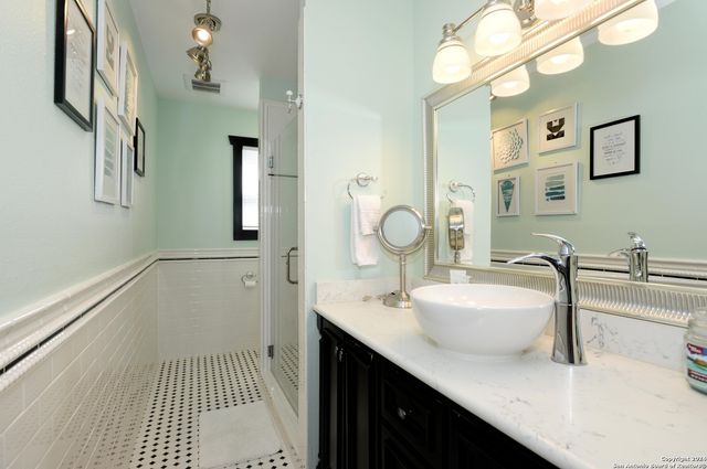 333 REDWOOD ST, San Antonio, TX 78209