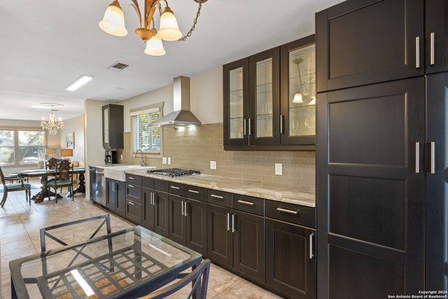 333 REDWOOD ST, San Antonio, TX 78209