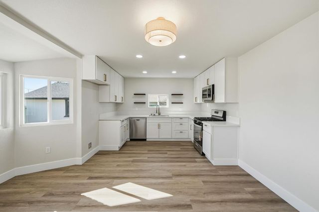 817 Q St, Rio Linda, CA 95673