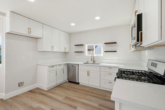 817 Q St, Rio Linda, CA 95673