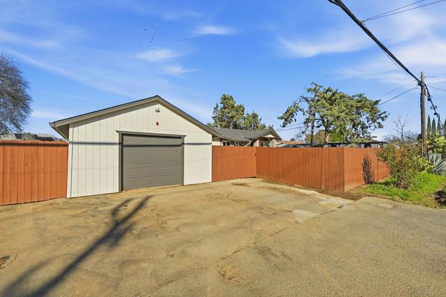 817 Q St, Rio Linda, CA 95673