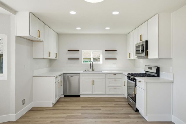 817 Q St, Rio Linda, CA 95673