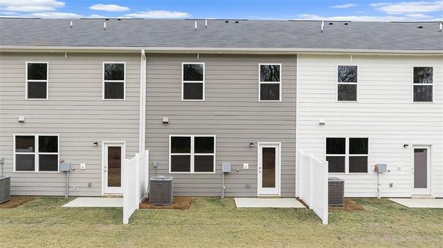 206 Kenmore Circle, Perry, GA 31069