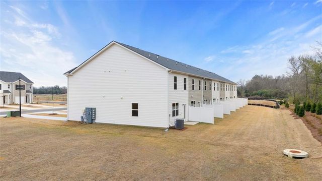 206 Kenmore Circle, Perry, GA 31069