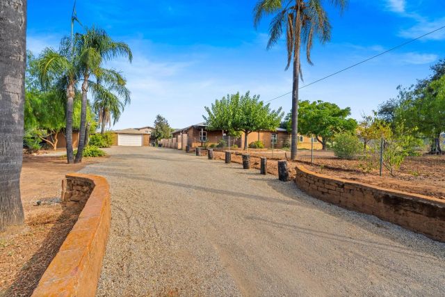 1550 Keyes Road, Ramona, CA 92065
