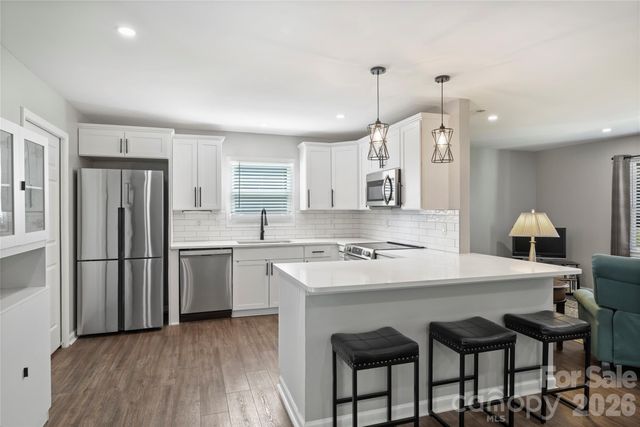 3724 Cobbleridge Drive, Charlotte, NC 28215