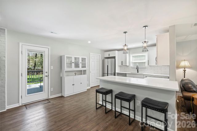 3724 Cobbleridge Drive, Charlotte, NC 28215