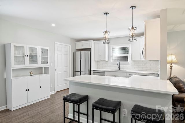 3724 Cobbleridge Drive, Charlotte, NC 28215