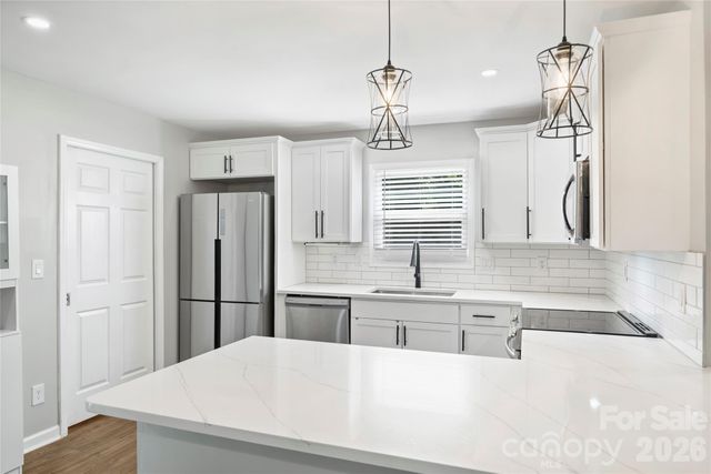 3724 Cobbleridge Drive, Charlotte, NC 28215