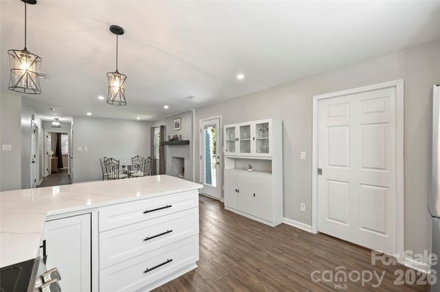 3724 Cobbleridge Drive, Charlotte, NC 28215