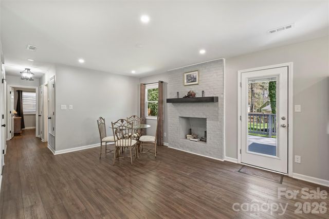 3724 Cobbleridge Drive, Charlotte, NC 28215