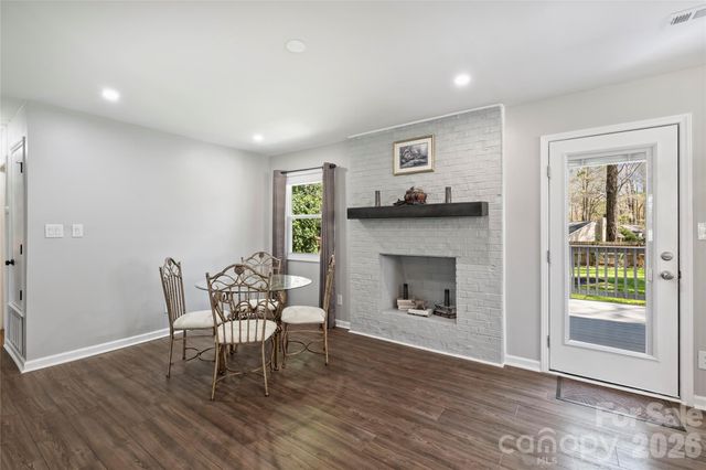 3724 Cobbleridge Drive, Charlotte, NC 28215