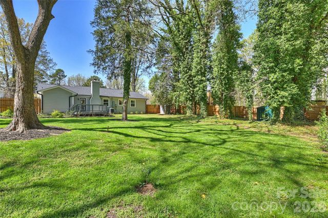 3724 Cobbleridge Drive, Charlotte, NC 28215