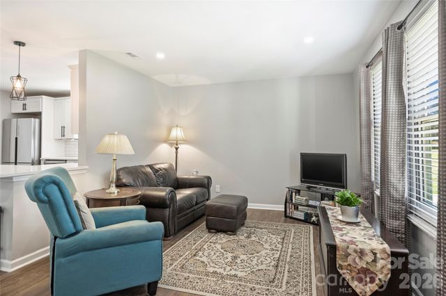 3724 Cobbleridge Drive, Charlotte, NC 28215