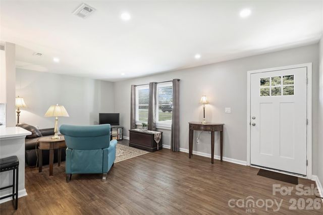 3724 Cobbleridge Drive, Charlotte, NC 28215