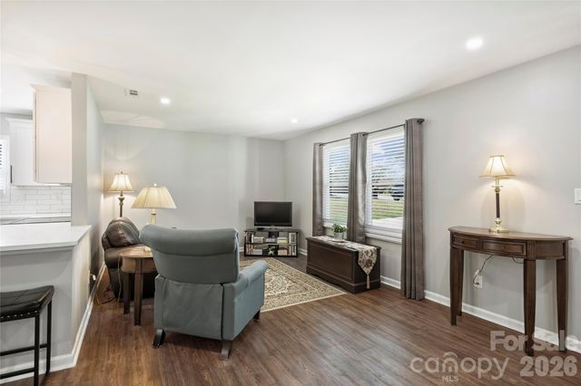 3724 Cobbleridge Drive, Charlotte, NC 28215