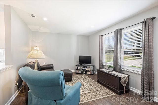 3724 Cobbleridge Drive, Charlotte, NC 28215