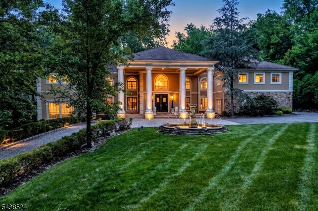 24 Wildwood Rd, Saddle River Boro, NJ 07458