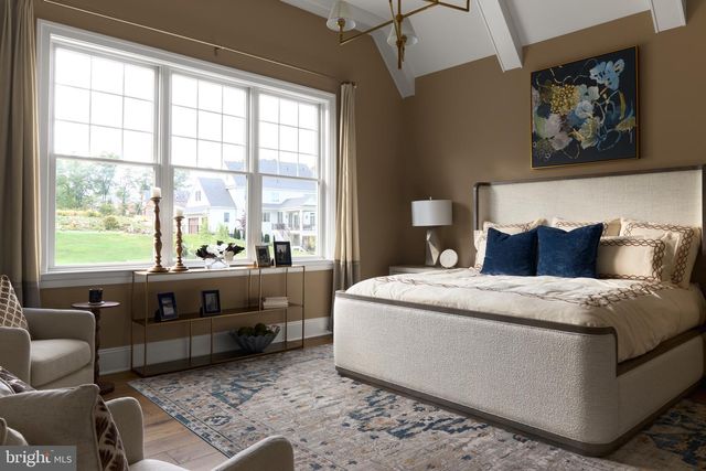 1052 EAGLE RD, Wayne, PA 19087