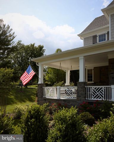 1052 EAGLE RD, Wayne, PA 19087