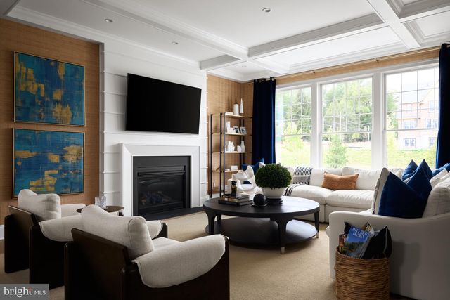 1052 EAGLE RD, Wayne, PA 19087