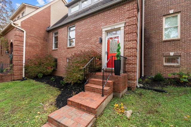 216 Chippendale Circle, Lexington, KY 40517