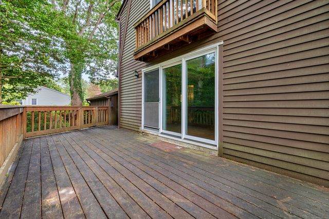 6 Fulmore Drive, Waterford, CT 06385