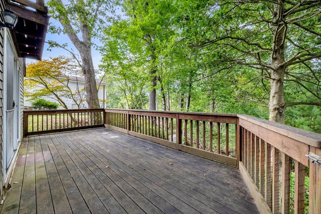 6 Fulmore Drive, Waterford, CT 06385