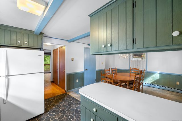6 Fulmore Drive, Waterford, CT 06385