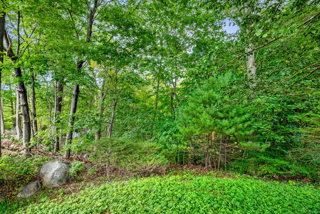 6 Fulmore Drive, Waterford, CT 06385