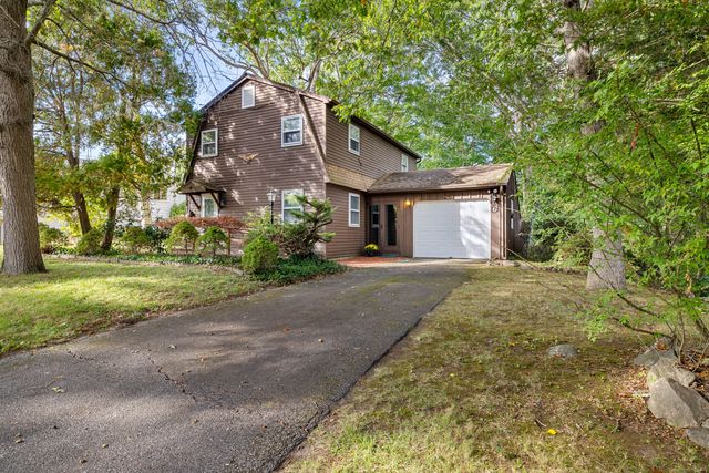6 Fulmore Drive, Waterford, CT 06385