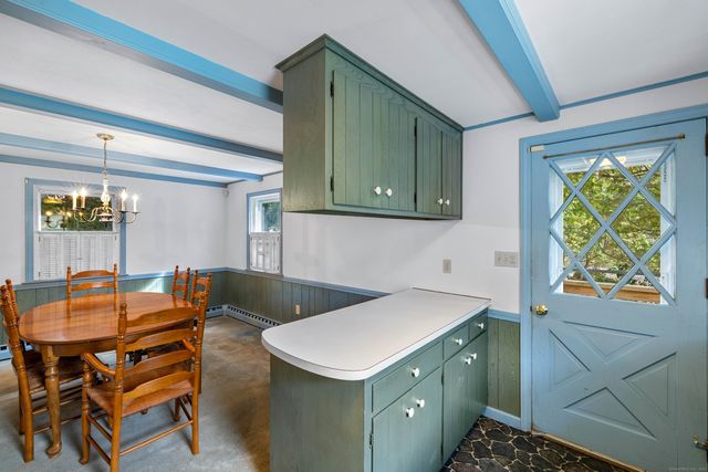 6 Fulmore Drive, Waterford, CT 06385