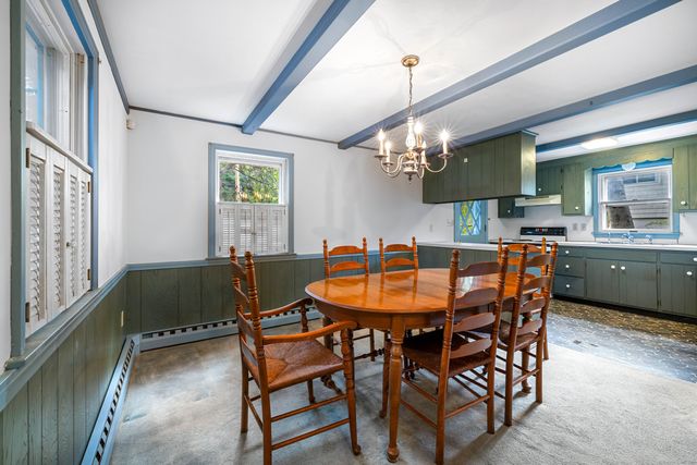 6 Fulmore Drive, Waterford, CT 06385