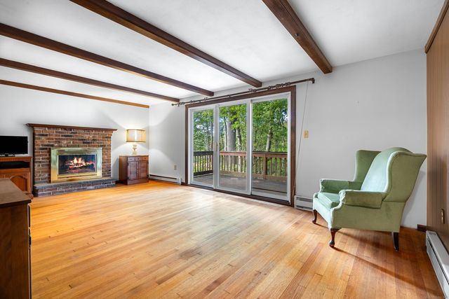 6 Fulmore Drive, Waterford, CT 06385
