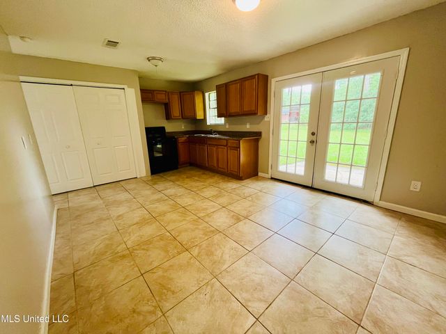 5616 Newcastle Drive, Gautier, MS 39553