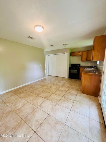 5616 Newcastle Drive, Gautier, MS 39553