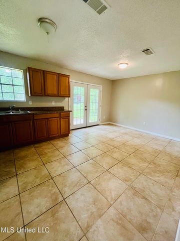 5616 Newcastle Drive, Gautier, MS 39553