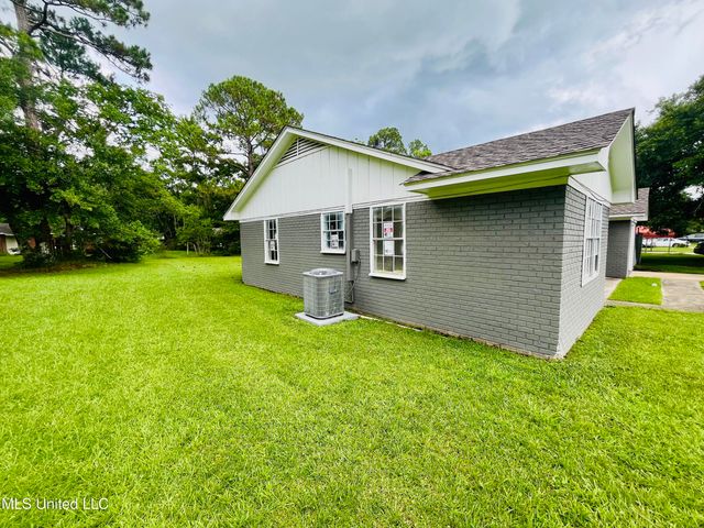 5616 Newcastle Drive, Gautier, MS 39553
