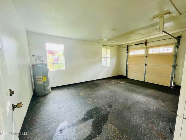 5616 Newcastle Drive, Gautier, MS 39553